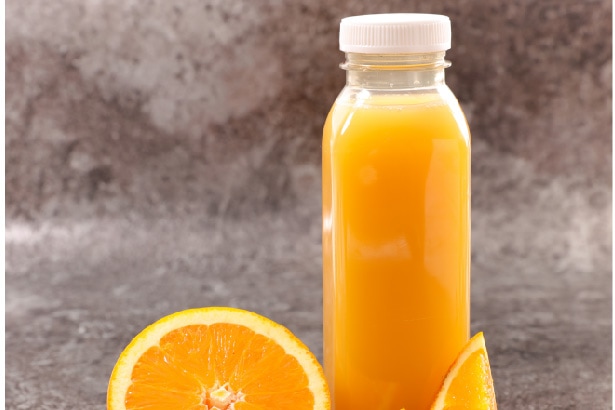 Les bienfaits de boire du jus d'orange en bouteille : bon à savoir